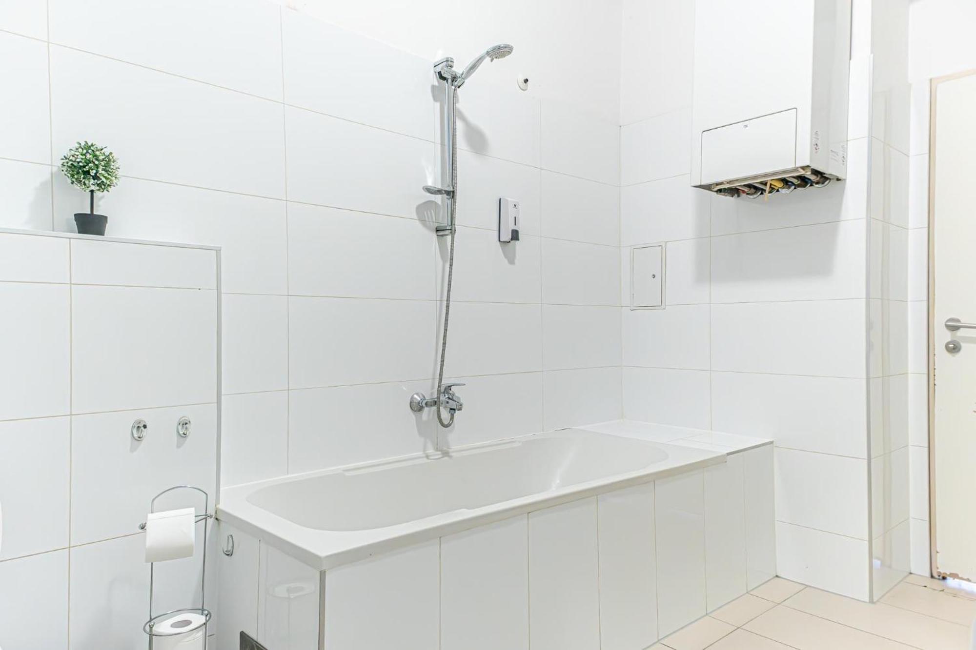 Amazing 2Br City Stay, Wiener Stadthalle 外观 照片